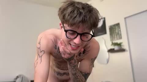 pretty boy online show from May 15, 5:05 am