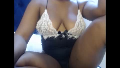 chloe online show from December 14, 11:22 pm