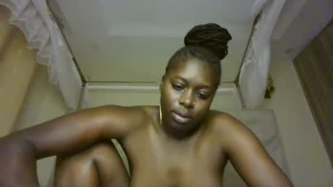 prettydulce online show from July 28, 3:15 am