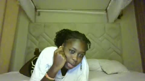 prettydulce online show from May 2, 3:34 am