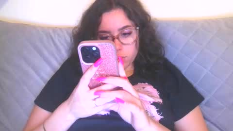 prettyjulliette online show from December 20, 2:57 pm