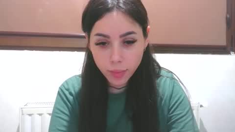 prettyjulliette online show from March 29, 8:21 pm