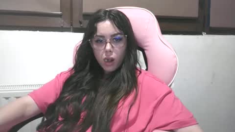 prettyjulliette online show from May 23, 6:04 pm