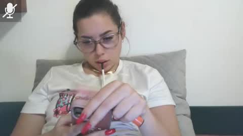 prettyjulliette online show from November 18, 5:16 pm