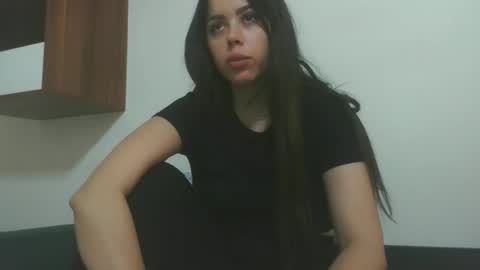 prettyjulliette online show from May 12, 8:51 pm