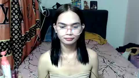 prettykhelcy online show from June 15, 11:57 am