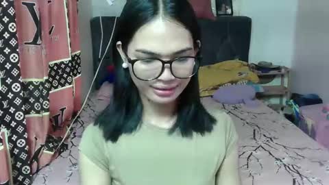 prettykhelcy online show from May 2, 1:44 am
