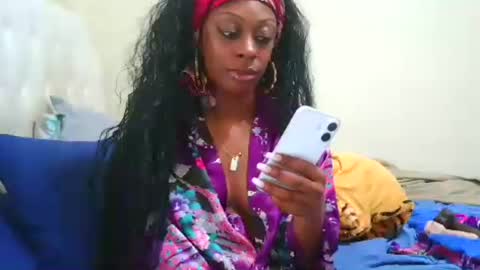 prettylondond online show from June 20, 2:45 pm