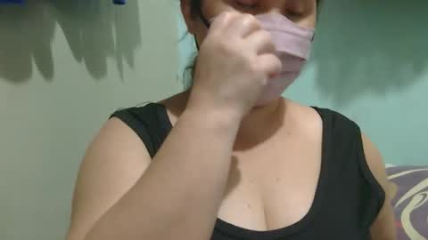 Snapshot of prettynhing chatting on September 30, 3:22 pm Nhing online show from September 30, 3:22 pm