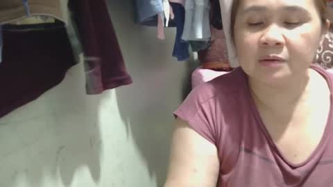 Snapshot of prettynhing chatting on February 27, 11:39 am Nhing online show from February 27, 11:39 am