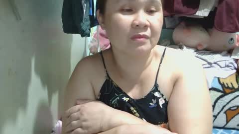 Snapshot of prettynhing chatting on February 9, 1:14 pm Nhing online show from February 9, 1:14 pm