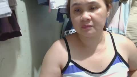 Snapshot of prettynhing chatting on March 10, 1:54 pm Nhing online show from March 10, 1:54 pm
