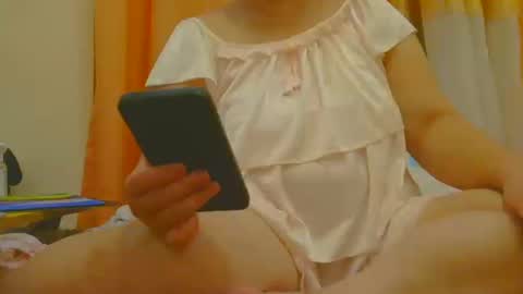 Snapshot of prettynhing chatting on October 18, 3:38 pm Nhing online show from October 18, 3:38 pm