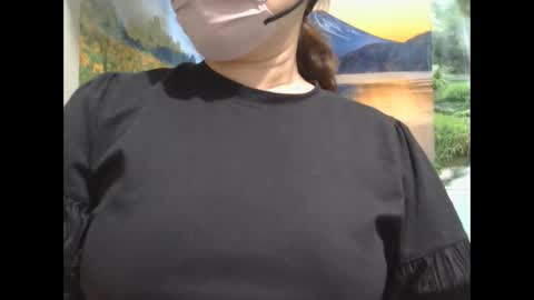 Snapshot of prettynhing chatting on October 13, 3:47 pm Nhing online show from October 13, 3:47 pm
