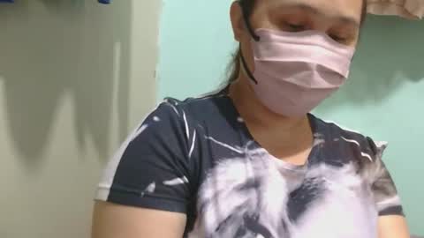 Snapshot of prettynhing chatting on October 1, 3:33 pm Nhing online show from October 1, 3:33 pm