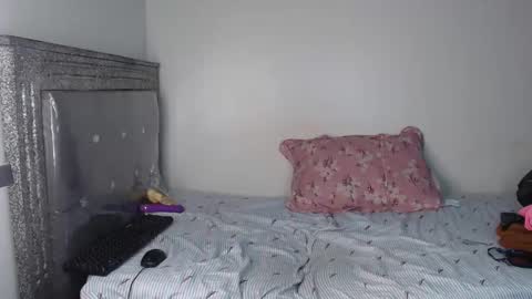 prettysmiles1 online show from October 23, 5:58 pm