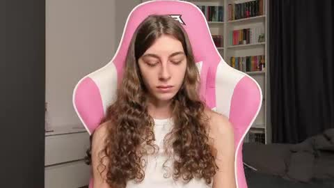 Sophie  next stream will be at Monday  i will wait you guys  online show from June 18, 6:41 am