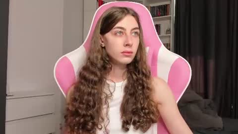 Sophie  next stream will be at Monday  i will wait you guys  online show from June 22, 5:26 am