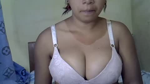 prettyy01 online show from July 28, 8:23 am