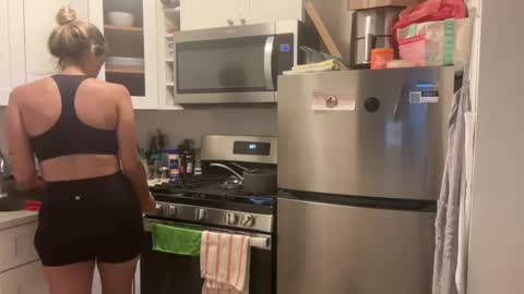 prettyyykittyyy22 online show from August 7, 12:09 am