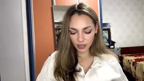 Amelia online show from November 18, 8:12 pm