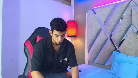 prince_arthur77 online show from June 12, 2:05 pm