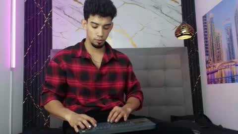 prince_arthur77 online show from July 10, 2:11 pm
