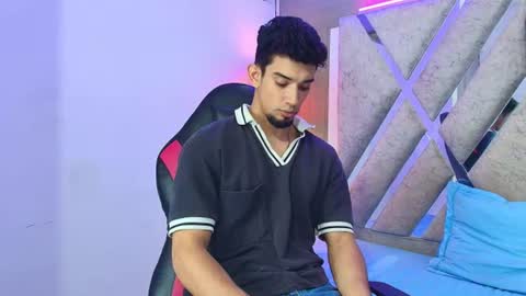 prince_arthur77 online show from June 10, 6:18 pm