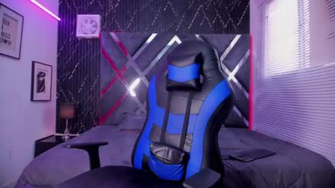 prince_arthur77 online show from July 22, 2:30 pm