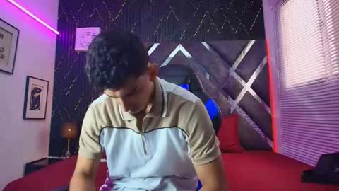 prince_arthur77 online show from July 1, 2:26 pm