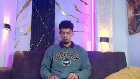 prince_arthur77 online show from July 23, 1:41 pm