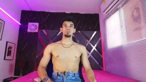 prince_arthur77 online show from July 28, 6:20 pm