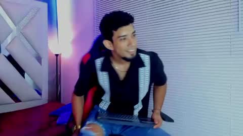 prince_arthur77 online show from June 18, 2:00 pm