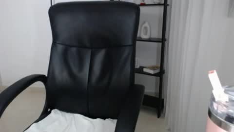 valery dollx online show from June 12, 2:54 am