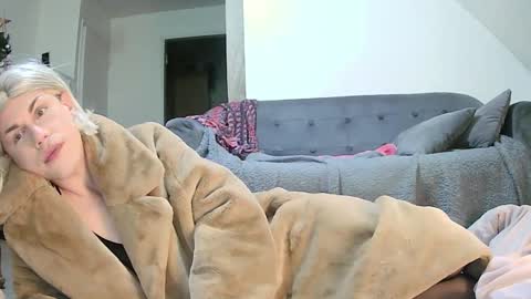 KCGREY online show from November 28, 9:33 pm