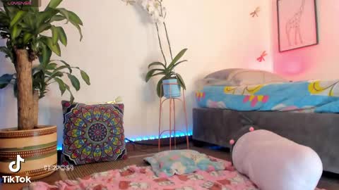 princessluna_14 online show from May 1, 9:09 pm