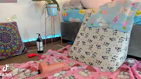 princessluna_14 online show from April 28, 2:27 am