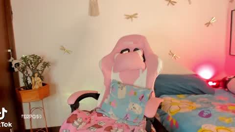 princessluna_14 online show from July 15, 9:30 pm