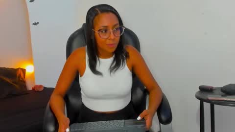 Priscila  online show from October 23, 9:15 pm