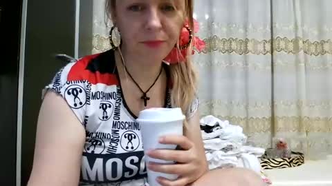 Pryncess sweety online show from July 25, 7:45 pm