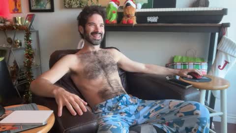 Pup Scritch online show from December 15, 6:48 pm