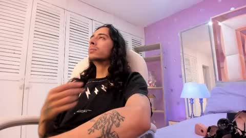 Experienced guys  online show from April 28, 7:51 pm