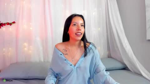 Snapshot of purple_aura_ chatting on October 22, 8:32 pm Aura online show from October 22, 8:32 pm