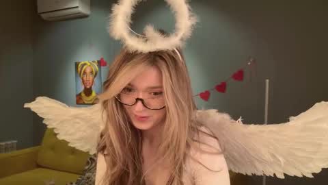 Bella online show from February 14, 5:54 am