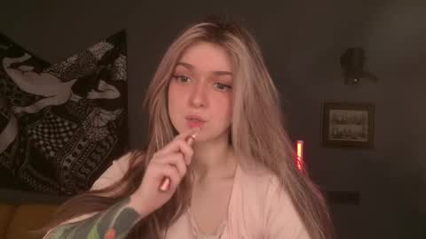 Bella online show from April 24, 7:43 am
