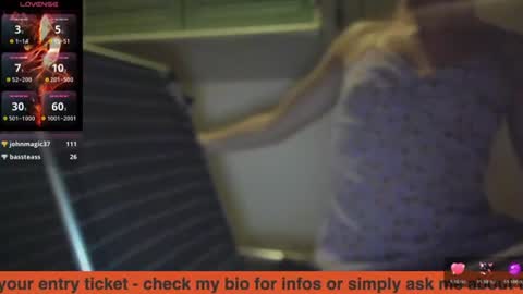 PurpleRainn69  Dina online show from August 7, 9:24 pm