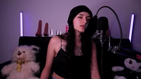 Alynn online show from March 19, 2:06 am