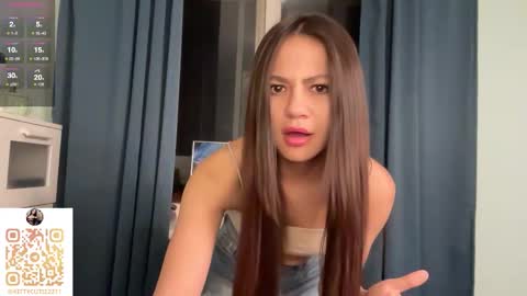 Snapshot of purrpaw chatting on October 4, 9:34 pm Zendaya online show from October 4, 9:34 pm