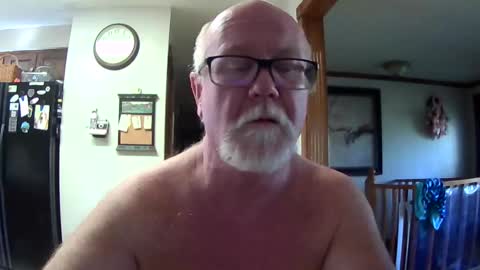 pussylover1365 online show from September 17, 9:18 pm
