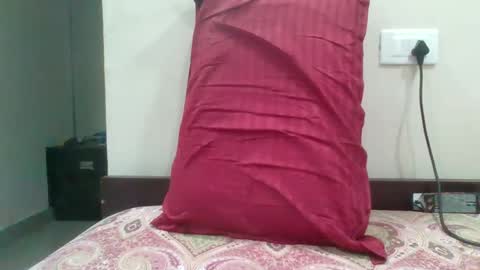 Snapshot of pussysmasher0804 chatting on January 4, 7:13 am pussysmasher0804 online show from January 4, 7:13 am